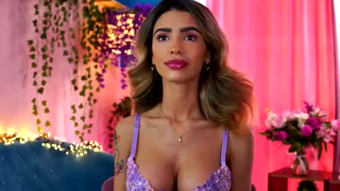 Snapshot of theayanna chatting on October 18, 9:21 am Ayana online show from October 18, 9:21 am