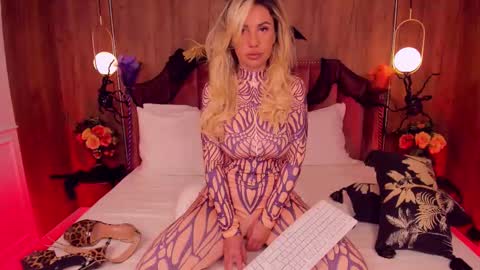 BaeWatch online show from November 1, 4:36 am