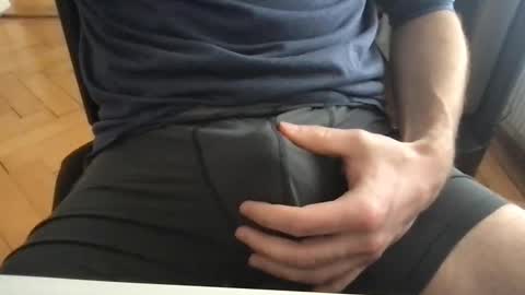 Snapshot of thebearx chatting on February 21, 10:05 am thebearx online show from February 21, 10:05 am