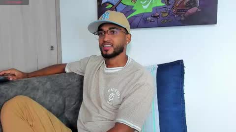 Snapshot of theblack_frank chatting on December 3, 1:31 pm theblack_frank online show from December 3, 1:31 pm