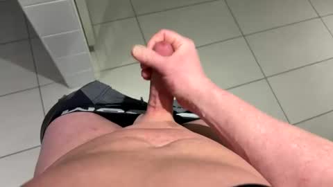 Snapshot of thebodythefeet chatting on February 13, 3:19 pm thebodythefeet online show from February 13, 3:19 pm