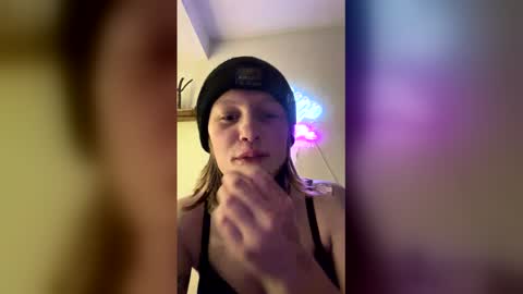 Snapshot of theborderline14 chatting on February 2, 5:50 am theborderline14 online show from February 2, 5:50 am