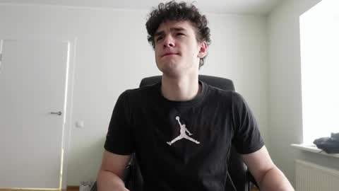 Snapshot of thebrad_holloway chatting on March 20, 8:19 am Thebrad H online show from March 20, 8:19 am