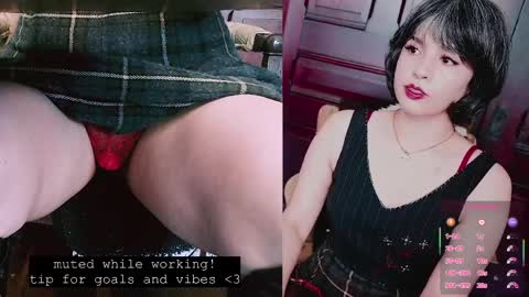 Snapshot of thecamwoman chatting on April 2, 6:38 pm Joan online show from April 2, 6:38 pm