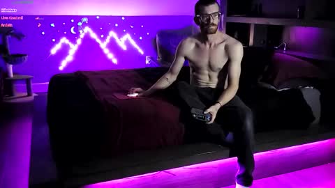 Snapshot of thecarrguyy chatting on February 24, 7:28 am Thatcarrguyy online show from February 24, 7:28 am