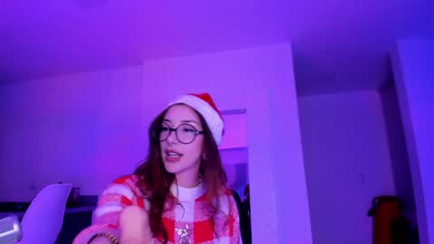 Snapshot of thecosmicgirl chatting on December 6, 12:34 am Alicia Alikath online show from December 6, 12:34 am