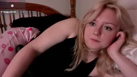 Kassandra Grant online show from May 7, 4:18 am