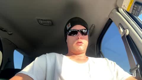 Snapshot of thedonald911 chatting on February 25, 11:33 pm Carter Bates online show from February 25, 11:33 pm