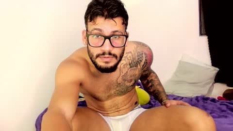 Snapshot of thedragonboyxxx chatting on December 2, 5:13 am thedragonboyxxx online show from December 2, 5:13 am