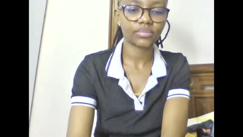 Snapshot of theequinn chatting on October 1, 8:04 pm theequinn online show from October 1, 8:04 pm