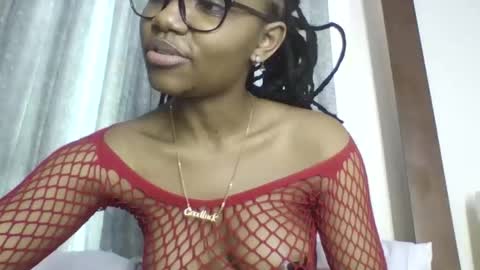 Snapshot of theequinn chatting on October 9, 11:41 am theequinn online show from October 9, 11:41 am