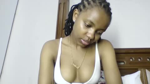 Snapshot of theequinn chatting on October 15, 5:24 pm theequinn online show from October 15, 5:24 pm