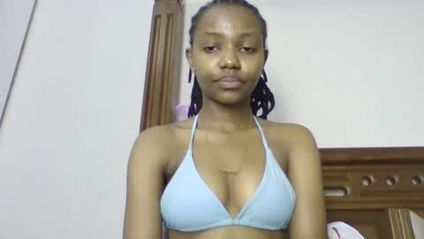 Snapshot of theequinn chatting on October 17, 7:11 am theequinn online show from October 17, 7:11 am