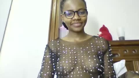 Snapshot of theequinn chatting on October 25, 5:48 am theequinn online show from October 25, 5:48 am