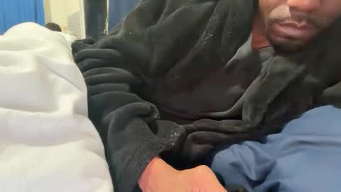 theeshooterr online show from December 3, 6:04 am