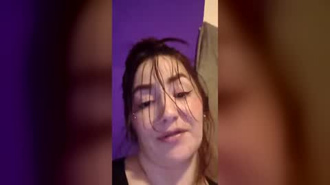 Snapshot of theesweetestshygrl1 chatting on July 31, 2:33 am theesweetestshygrl1 online show from July 31, 2:33 am