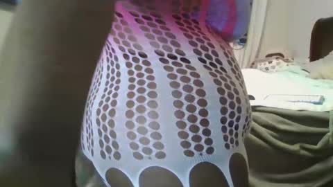 Snapshot of theetashelly chatting on December 2, 3:45 am TheeTashelly online show from December 2, 3:45 am