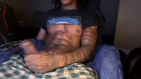 Snapshot of theeuglydude chatting on January 7, 2:42 am TheeUglyDude online show from January 7, 2:42 am