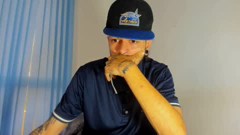 independent Model online show from November 4, 10:20 pm