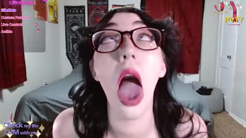 Snapshot of thegothmilf chatting on January 12, 6:06 am TheGothMilf online show from January 12, 6:06 am