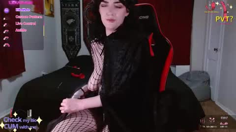 Snapshot of thegothmilf chatting on January 28, 6:05 am TheGothMilf online show from January 28, 6:05 am