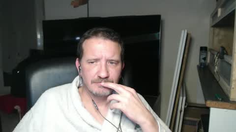 Snapshot of thegreeneyes95 chatting on December 1, 9:48 pm Green online show from December 1, 9:48 pm