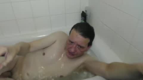 Snapshot of thegreeneyes95 chatting on December 10, 10:16 pm Green online show from December 10, 10:16 pm