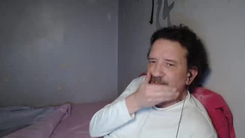 Snapshot of thegreeneyes95 chatting on January 14, 11:31 pm Green online show from January 14, 11:31 pm