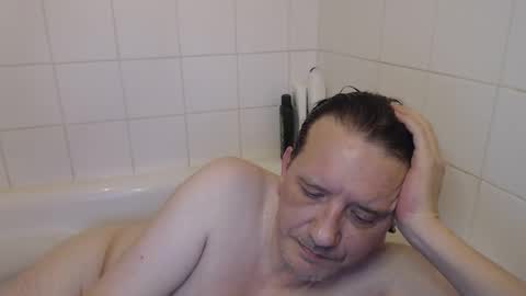 Snapshot of thegreeneyes95 chatting on February 6, 7:17 pm Green online show from February 6, 7:17 pm