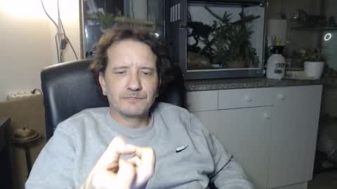 Snapshot of thegreeneyes95 chatting on February 7, 11:08 pm Green online show from February 7, 11:08 pm