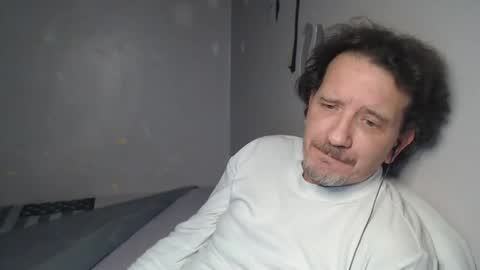 Snapshot of thegreeneyes95 chatting on February 26, 10:53 pm Green online show from February 26, 10:53 pm