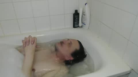 Snapshot of thegreeneyes95 chatting on March 12, 9:32 pm Green online show from March 12, 9:32 pm