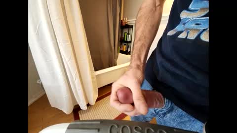 Snapshot of theguyneeds chatting on December 2, 3:36 pm Theguyneeds online show from December 2, 3:36 pm