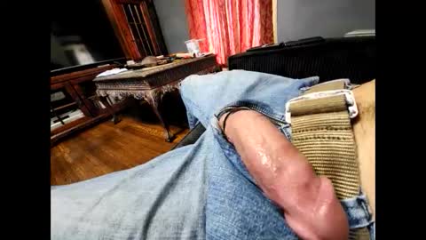 Snapshot of theguyneeds chatting on December 6, 6:06 pm Theguyneeds online show from December 6, 6:06 pm