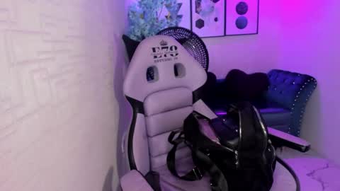 Theia  online show from October 8, 12:25 pm