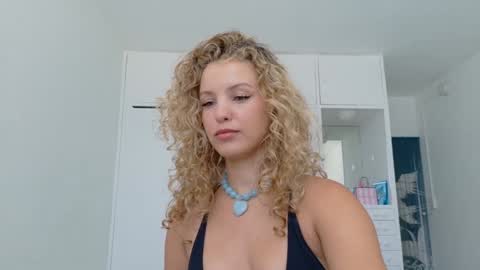 Lily Marie online show from May 1, 3:49 pm
