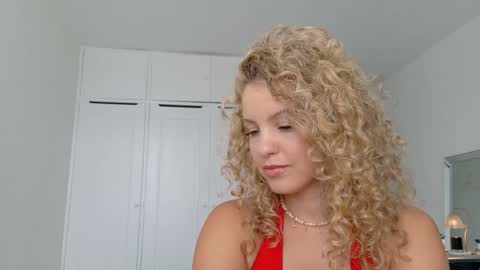 Lily Marie online show from May 4, 4:36 pm
