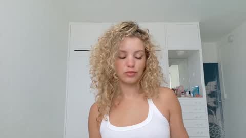 Lily Marie online show from June 1, 5:58 pm