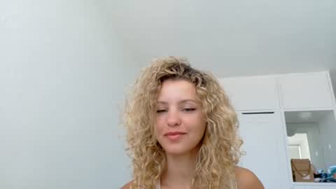 Lily Marie online show from June 15, 7:05 pm