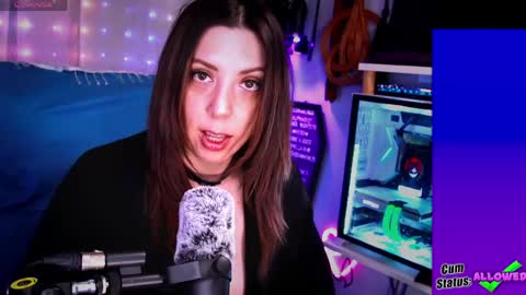 Snapshot of thekittengirlnix chatting on April 6, 7:04 pm Nix online show from April 6, 7:04 pm