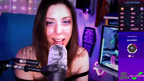 Snapshot of thekittengirlnix chatting on April 28, 7:19 pm Nix online show from April 28, 7:19 pm