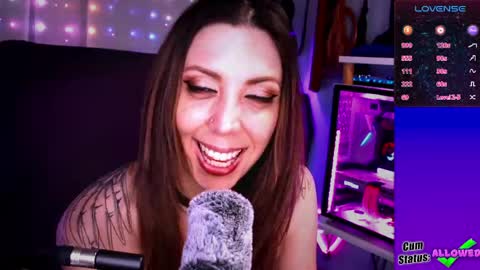 Snapshot of thekittengirlnix chatting on May 5, 7:11 pm Nix online show from May 5, 7:11 pm