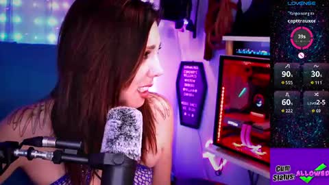Snapshot of thekittengirlnix chatting on June 25, 7:07 pm Nix online show from June 25, 7:07 pm