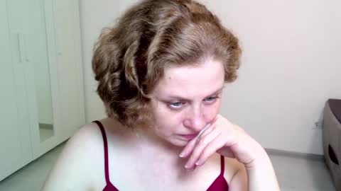 Snapshot of theladysblush chatting on December 18, 6:46 pm Ella online show from December 18, 6:46 pm