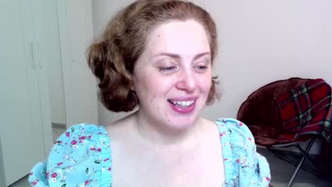 Snapshot of theladysblush chatting on January 30, 7:18 am Ella online show from January 30, 7:18 am