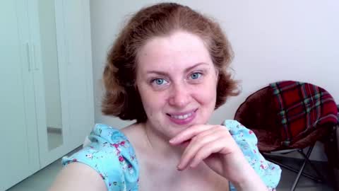 Snapshot of theladysblush chatting on February 5, 8:21 am Ella online show from February 5, 8:21 am