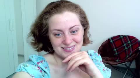 Snapshot of theladysblush chatting on February 7, 8:01 am Ella online show from February 7, 8:01 am