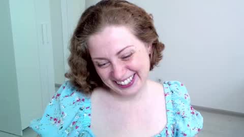 Snapshot of theladysblush chatting on February 15, 8:00 am Ella online show from February 15, 8:00 am