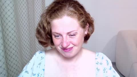 Snapshot of theladysblush chatting on September 17, 5:42 am Ella online show from September 17, 5:42 am