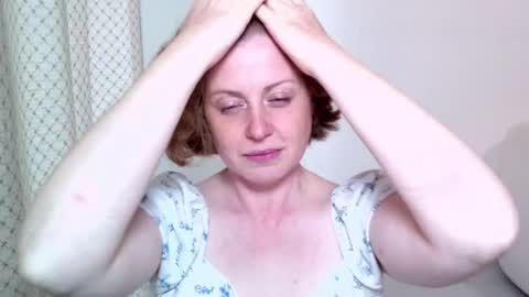 Snapshot of theladysblush chatting on September 18, 7:10 am Ella online show from September 18, 7:10 am